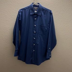 Men’s Van Heusen Dark Blue Button Down Shirt.  Size  15 1/2 32/33